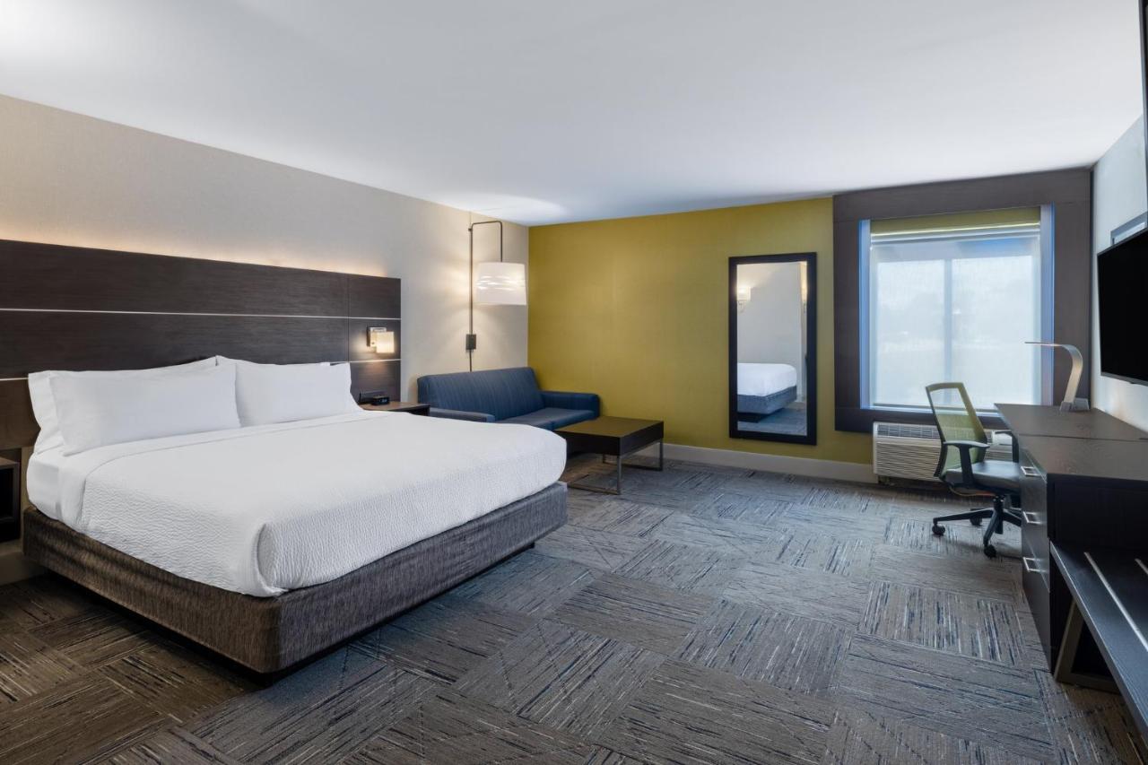 Express By Ihg Hotel 3*