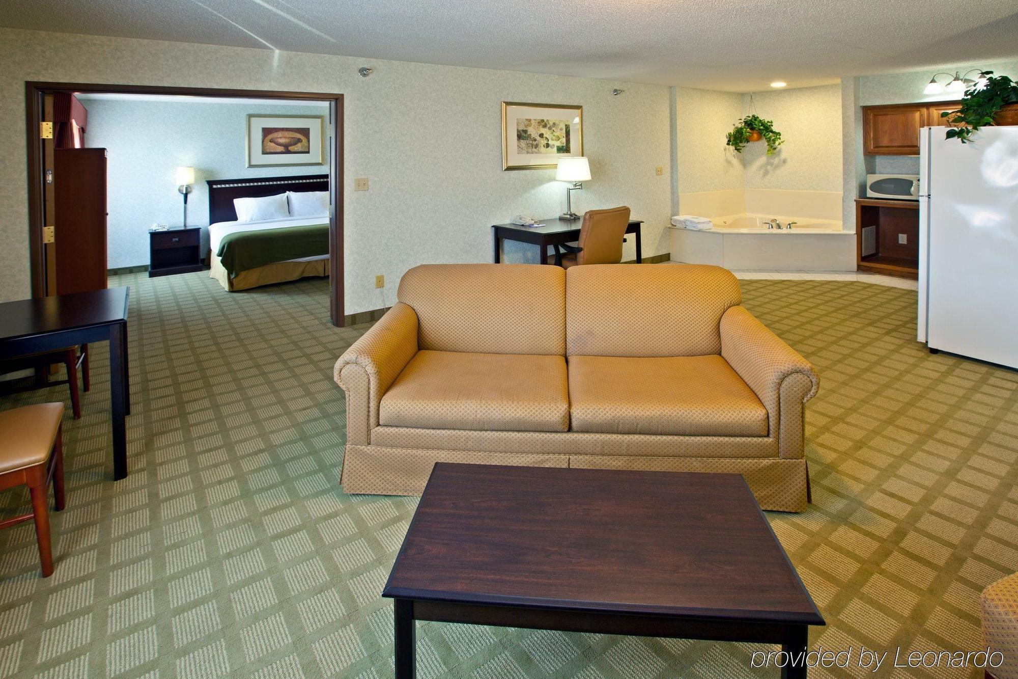 Express By Ihg Hotel 3*